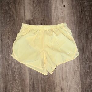 💛 KIDS NIKE PERFORMANCE ATHLETIC SHORTS L 💛